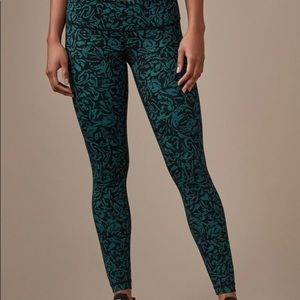 Lululemon Tights / SIZE 10